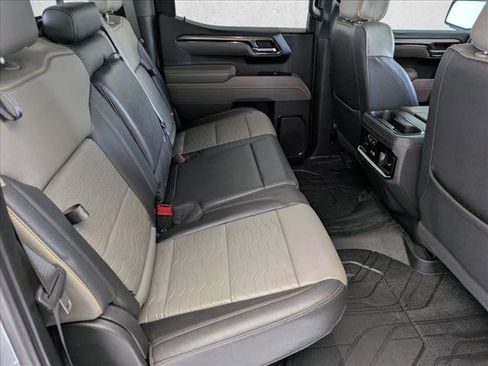 Used 2024 Chevrolet Silverado 1500 ZR2 image 17