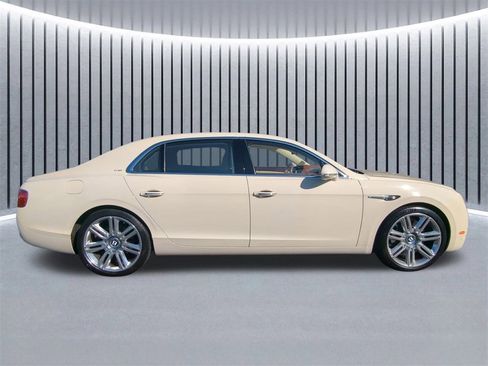 Used 2018 Bentley Flying Spur W12 image 4