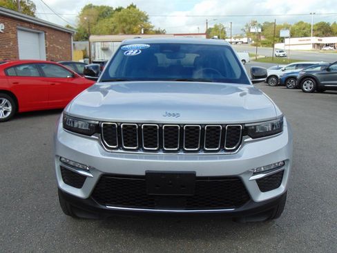 Used 2023 Jeep Grand Cherokee image 2