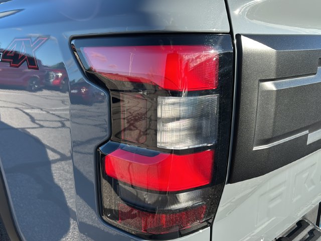 Used 2026 Nissan Frontier PRO-4X AWD/4WD image 11
