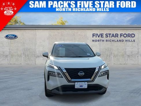 Used 2023 Nissan Rogue SV FWD image 3