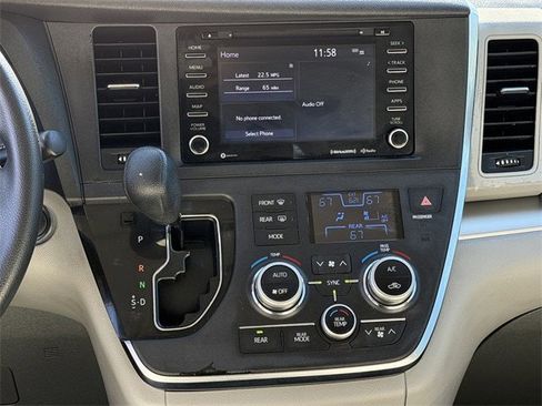 Used 2019 Toyota Sienna LE image 17