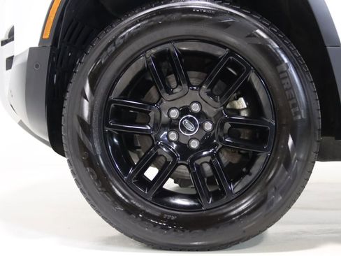 Used 2025 Land Rover Defender 110 S image 78