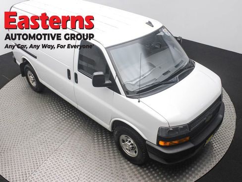 Used 2021 Chevrolet Express 2500 w/ Driver Convenience Package RWD image 3