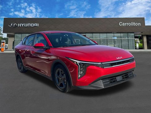 Used 2025 Kia K4 LXS image 3