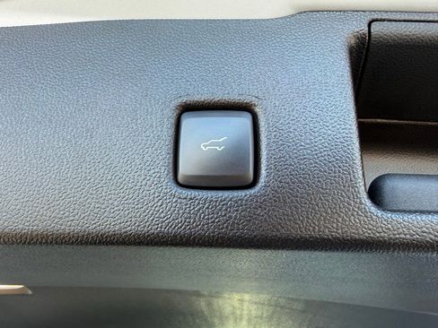 Used 2025 Ford Escape Platinum image 38