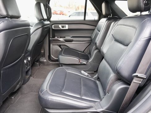 Used 2020 Ford Explorer XLT w/ Equipment Group 202A image 11