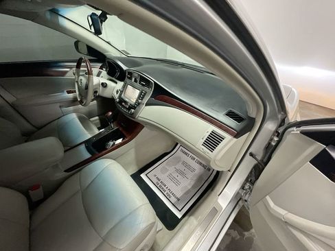 Used 2011 Toyota Avalon Limited image 28