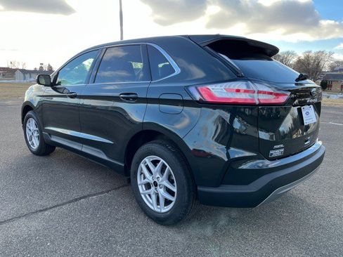 Used 2024 Ford Edge SEL w/ Convenience Package image 4