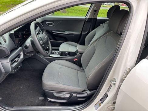 Used 2025 Kia K4 FWD image 31