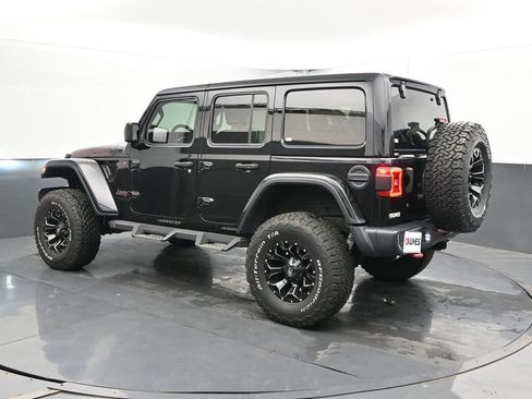 Used 2018 Jeep Wrangler Unlimited Rubicon w/ Dual Top Group AWD/4WD image 10