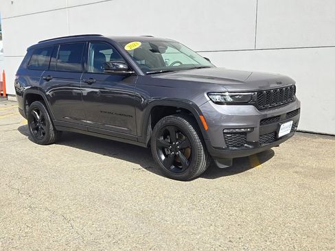 Certified 2023 Jeep Grand Cherokee L Limited w/ Black Appearance Package AWD/4WD image 3