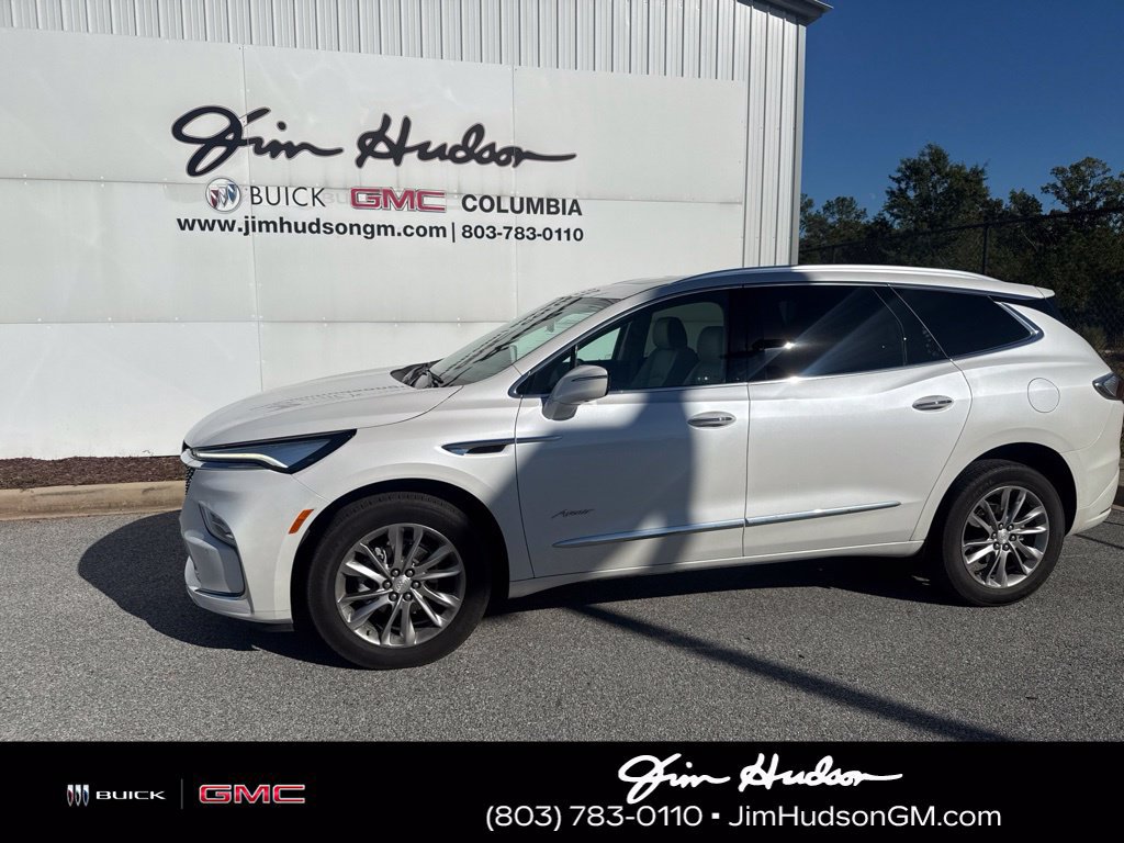 Used 2022 Buick Enclave Avenir w/ Avenir Technology Package FWD image 1