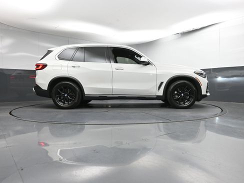 Used 2023 BMW X5 xDrive40i w/ Premium Package image 28
