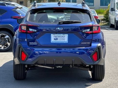 Used 2025 Subaru Crosstrek 2.5i Premium AWD/4WD image 5