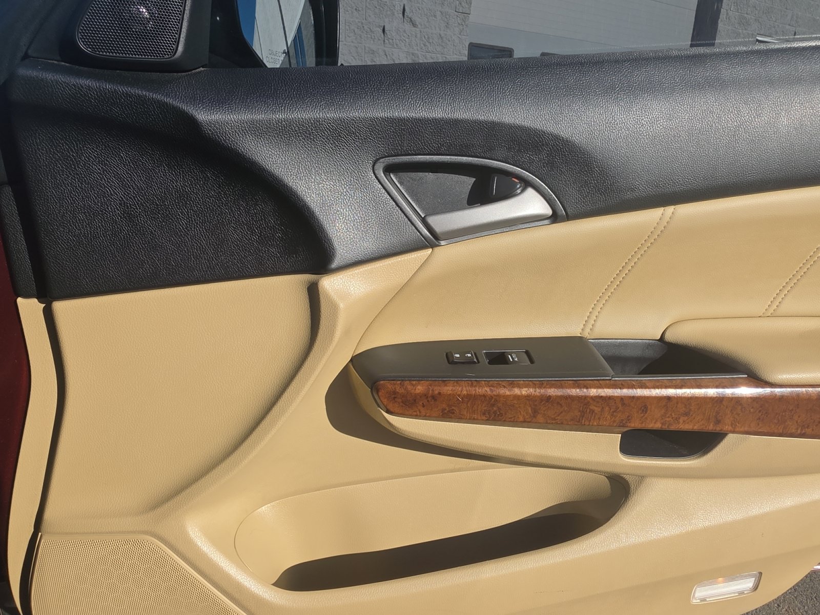 Used 2011 Honda Accord EX-L image 29