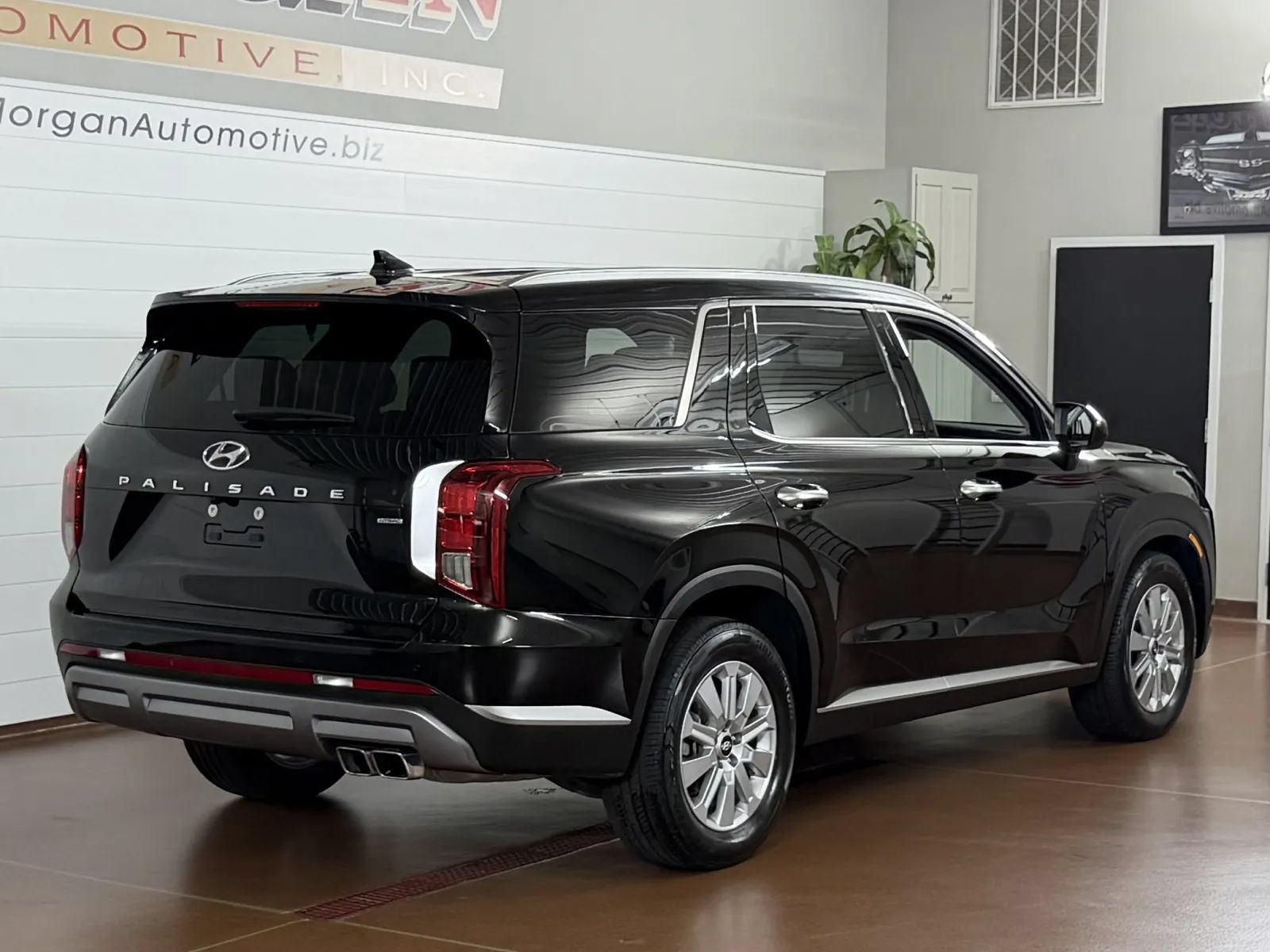 Used 2024 Hyundai Palisade SEL AWD/4WD image 3