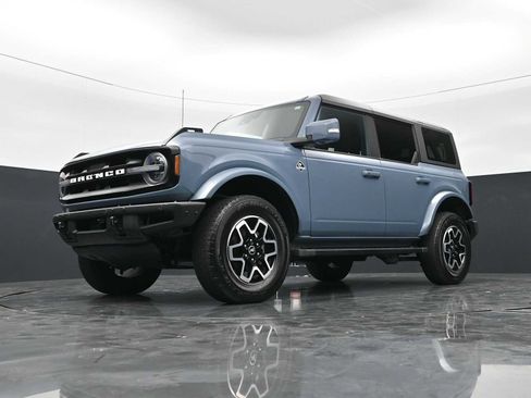 Used 2023 Ford Bronco Outer Banks AWD/4WD image 37