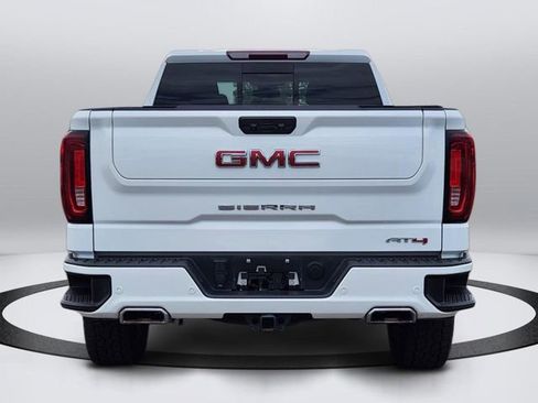 Used 2024 GMC Sierra 1500 AT4 w/ AT4 Premium Package AWD/4WD image 4