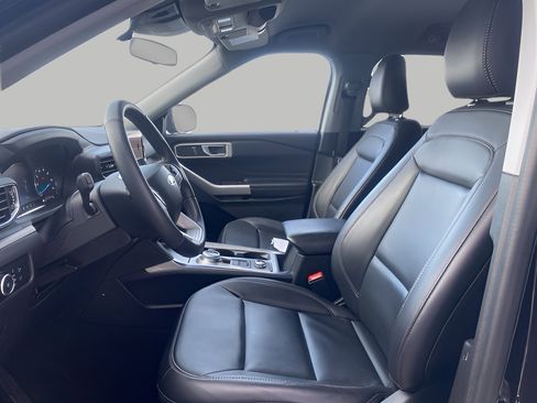 Used 2023 Ford Explorer XLT w/ Equipment Group 202A image 36