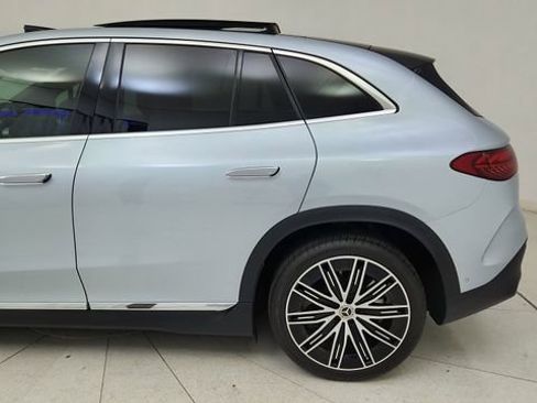 Used 2023 Mercedes-Benz EQE 350+ 4MATIC SUV w/ Pinnacle Trim Package image 10