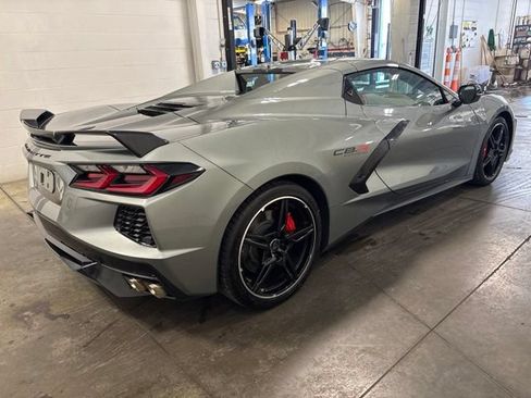 Used 2022 Chevrolet Corvette Stingray Preferred Conv w/ Z51 Performance Package RWD image 4