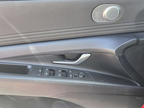 Used 2023 Hyundai Elantra Limited FWD image 29
