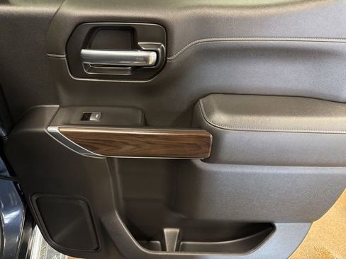 Used 2022 GMC Sierra 1500 SLT w/ X31 Off-Road Package image 23