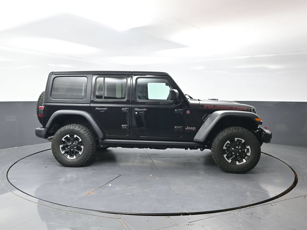 Used 2025 Jeep Wrangler Unlimited Rubicon AWD/4WD image 3