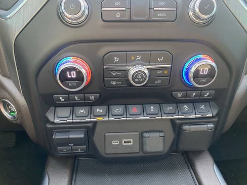 Used 2021 GMC Sierra 1500 Denali w/ Denali Premium Package AWD/4WD image 14