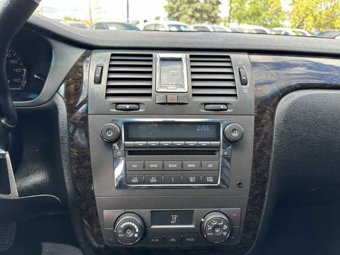 Used 2011 Cadillac DTS Limousine image 21