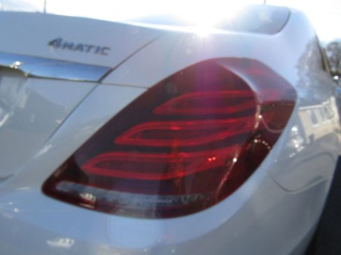 Used 2014 Mercedes-Benz S 550 Sedan w/ Sport Package w/ Sport Package image 10