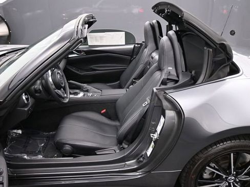 Certified 2025 MAZDA MX-5 Miata Grand Touring w/ Weather Package RWD image 19