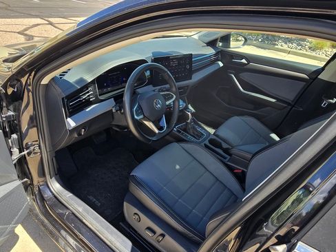 Used 2025 Volkswagen Jetta SE w/ Sunroof Package FWD image 27