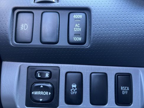 Used 2013 Toyota Tacoma 4x4 Double Cab w/ TRD Sport Pkg image 29