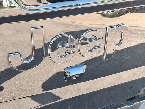 Used 2021 Jeep Gladiator Overland AWD/4WD image 25