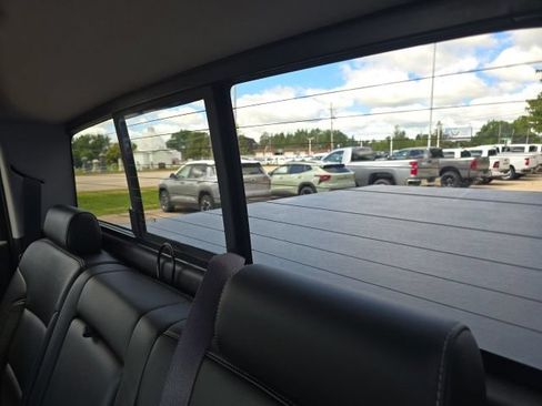 Used 2017 Chevrolet Silverado 1500 LTZ Z71 w/ LTZ Plus Package AWD/4WD image 12