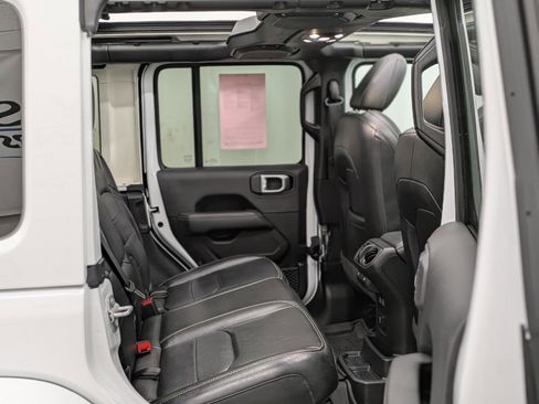 Used 2022 Jeep Wrangler Unlimited Sahara w/ Cold Weather Group image 20