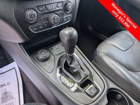 Used 2019 Jeep Cherokee Limited AWD/4WD image 21