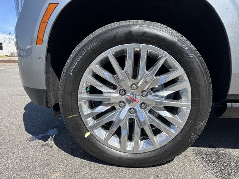 New 2026 GMC Yukon XL Denali w/ Sun & Power Step Package AWD/4WD image 14