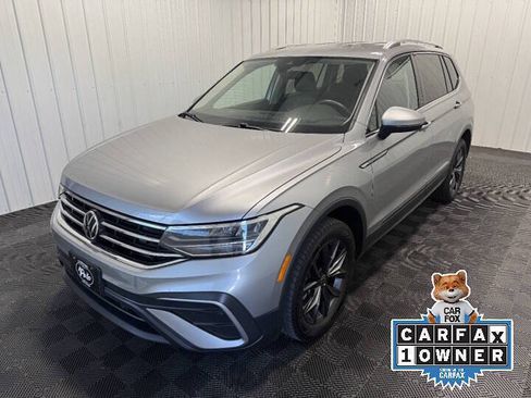 Used 2023 Volkswagen Tiguan SE AWD/4WD image 1