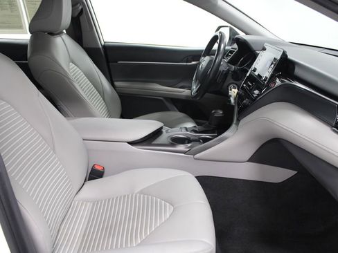 Used 2022 Toyota Camry SE FWD image 24