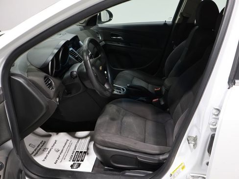 Used 2012 Chevrolet Cruze LT image 9