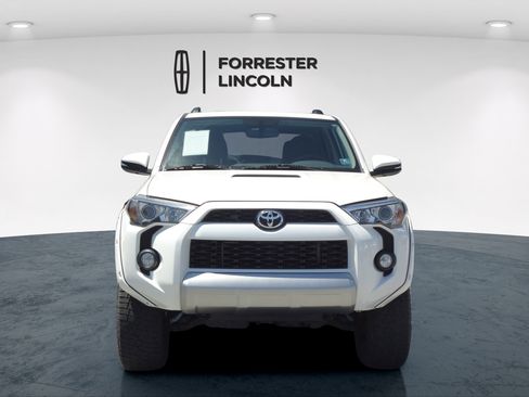 Used 2018 Toyota 4Runner TRD Off-Road Premium AWD/4WD image 8