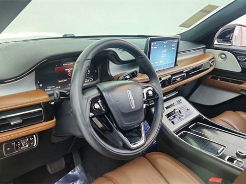 Used 2020 Lincoln Aviator Reserve w/ Equipment Group 202A image 18