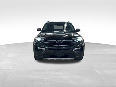 Used 2023 Ford Explorer XLT w/ Equipment Group 202A AWD/4WD image 5