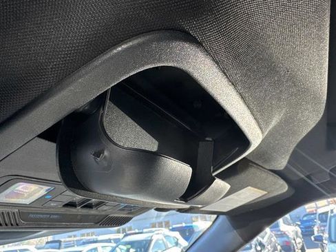 Used 2020 Ford Explorer XLT w/ Equipment Group 202A image 20