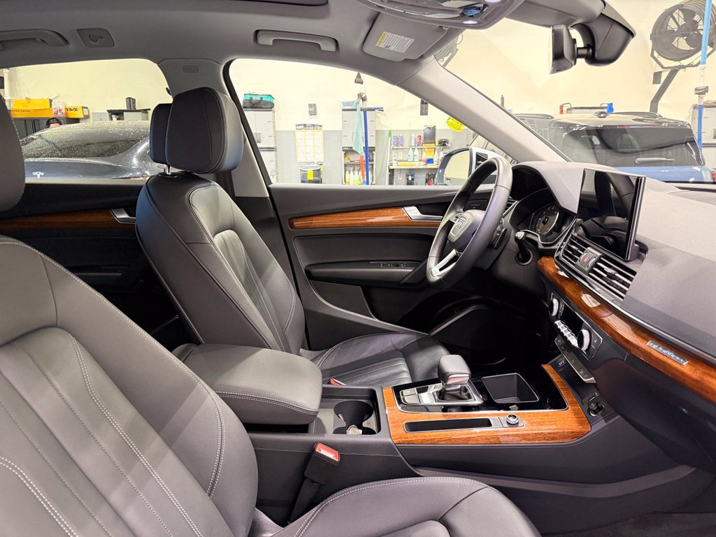 Used 2023 Audi Q5 2.0T Premium w/ Convenience Package AWD/4WD image 30