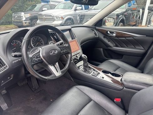 Used 2018 INFINITI Q50 Luxe w/ Essential Package (3.0T Luxe) image 9