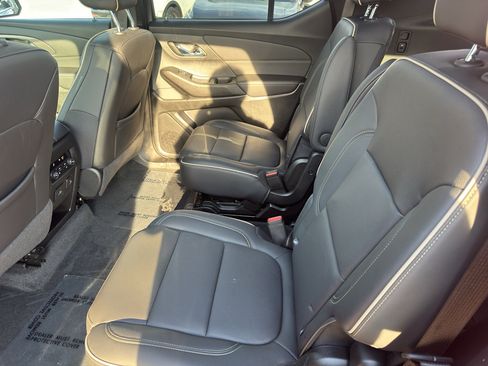 Used 2023 Chevrolet Traverse Premier AWD/4WD image 14